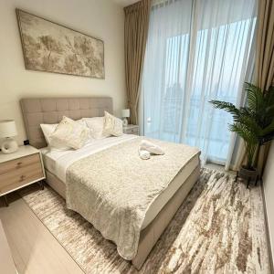 Bright 1br Jvc Balcony & Free Parking