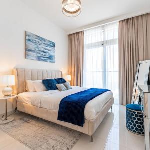 Luxury Sunrise Bay 1BR - Panoramic Sea View with Exclusive Amenities, by Think Realty