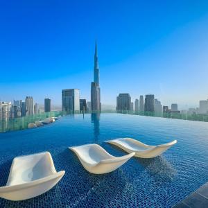 Luxury 2BR Burj View Paramount
