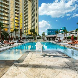MGM Signature 1BR with Balcony 08714