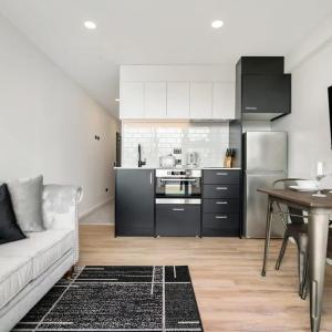 Beautiful Designed Auckland CBD Studio Apartment - Pool Sauna Gym