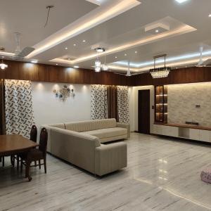 Luxurious 2 BHK Apartment - Home away from Home !