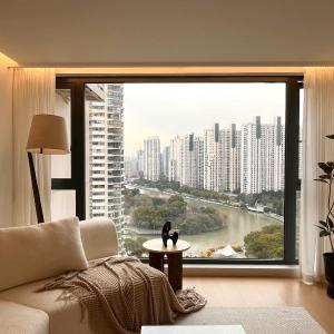Sunny Abode 中远A 3Bedroom river view near Suzhou River