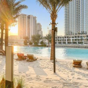Dubai Creek Harbour 2BR with Gym, Pool and Balcony Views