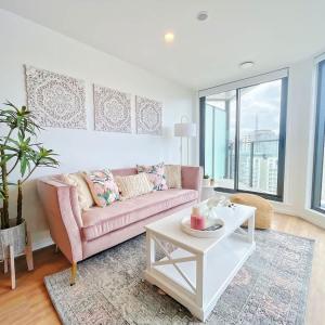 Designed Parkside Penthouse 2Beds & 2Baths - Pool Gym