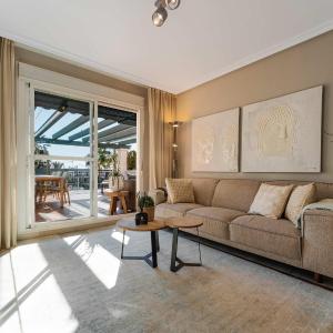 Locrimar Pool Real Padel Proximity