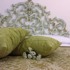 Residenza Due Torri check in presso HOTEL CENTRALE Vicolo Cattani 7