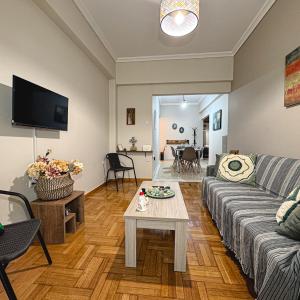 Spacious and Sunny 3BDR Apartment