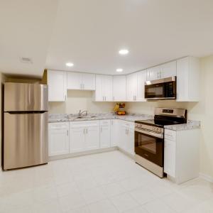 1 Mi to Metro DC Area Apt with Fenced Yard!
