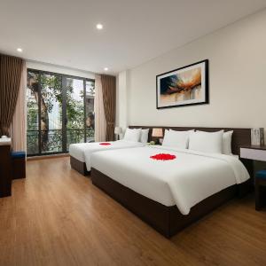 Queen Cafe Hotel