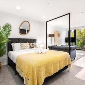 Relaxing Aircon Studio Living Beside Park in CBD - Pool & Gym