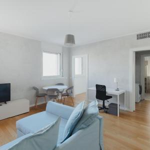 GoHost - Modern Apartments with Private Terrace near Duomo