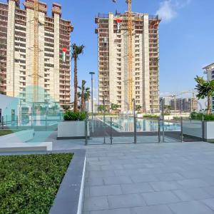 Bloomfields Modern Stu In Azizi Riviera