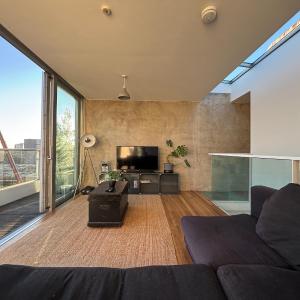 City Centre Rooftop Apartment with Free Secure Parking