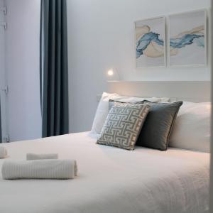 Sandstone Apartment 19