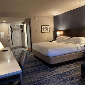 Skyline Hotel Detroit Airport, SureStay Collection by Best Western