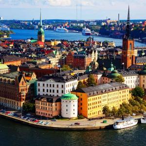 Apartment in South West Stockholm w Balcony near Metro, convenient to Avicii Arena, 3 Arena, Friends Arena and Royal Opera