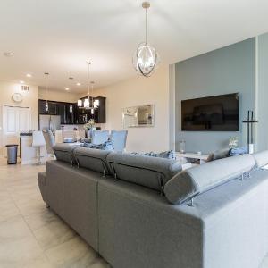 Luxury Resort Condo Minutes from Disney 169