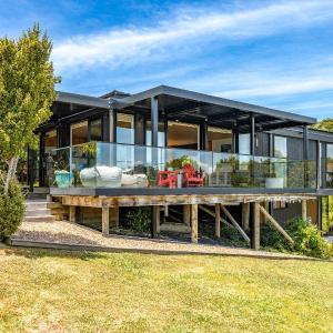 Empire Views, Oneroa - Be My Guest Waiheke