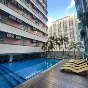 101 Newport Boulevard Condo