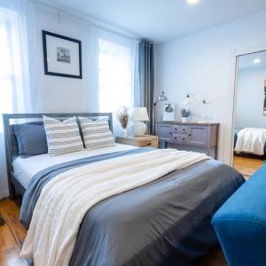 350-GA Spacious Studio Gramercy Sleeps 3