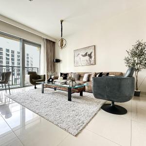 Trophy Lux 2BR Creek Harbour Suites with Iconic Burj Khalifa Views