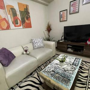 52sqmComfy2BR and 2BA Resort-inspired Flair Towers Condo