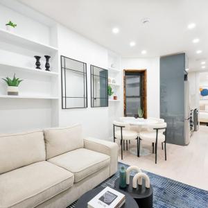 48-4FW Newly Renovated 2br Midtown West W&D