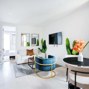 48-4RE Brand New 1BR Prime Midtown West WD