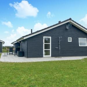 Beautiful Home In Tarm With Wifi