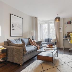 Modern apartment in East End