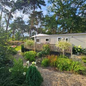 Luxe 4 persoons chalet op 5 sterren camping