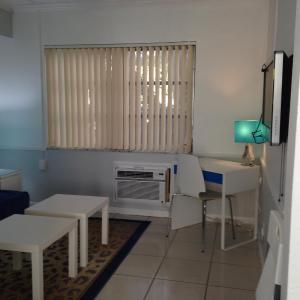 Cheston House - Clothing Optional All Male Guesthouse, Fort Lauderdale