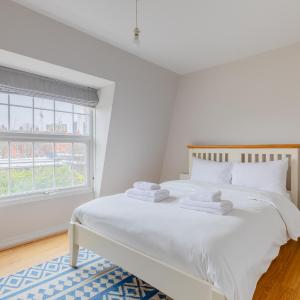 Cosy 4BD Flat in Stockwell with Private Patio
