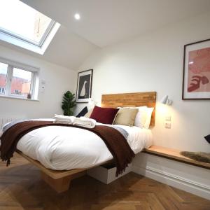 CITYeSCAPE - 2BR Apt En-suite Sofa Bed NQ