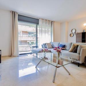 Apartment for 6, spacious and bright in Bonanova