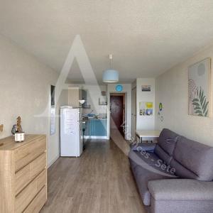 STUDIO 1ERE LIGNE MER AVEC PKG QUARTIER CORNICHE