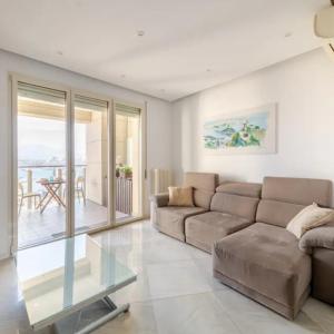 5 Stars Apart SEA VIEW