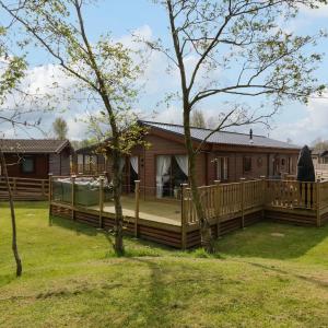 Lakeland Lodge- 3Bed-2 Bath- Private Patio