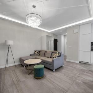 Wola Apartment - 9th Floor, Parking & Balcony - by Rentujemy