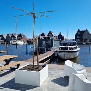Exclusive houseboat experience