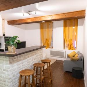 Plein cœur Historique de Caen - Quartier animé - au pied des boutiques, bars et restaurants