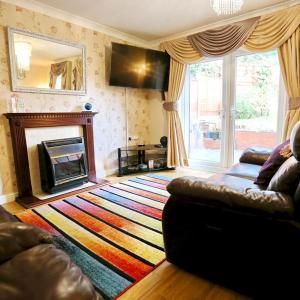 Pass the Keys Garden Family Home near by University of Salford