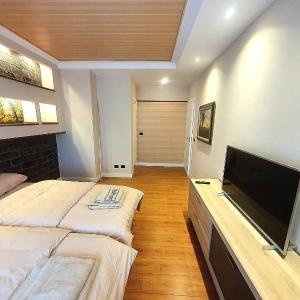 Centerscape - Studio by Dion
