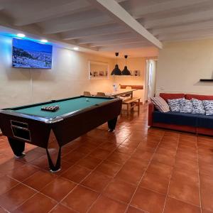 Ramblas Rentals Central Duplex 4BR Terrace Pool Table & Ping Pong