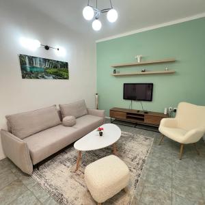 Florence family 2BDR Apt - min from Serdika w WiFi