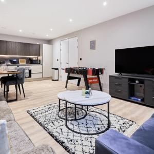 Birmingham Gem 2-Bed with Netflix, Fun & Parking