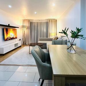 Westferry Deluxe Penthouse