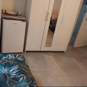 Chambre 2lit célibataire schaarbeek sous-sol