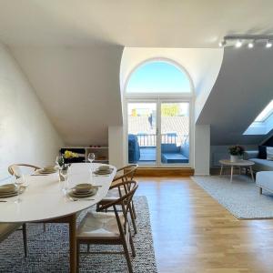 Penthouse apartment balcony,parking and 2 bedrooms